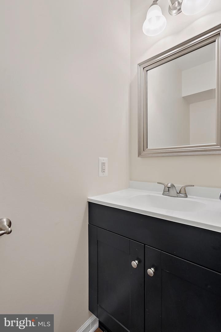 13430 BLACK GUM CT, CHANTILLY, Virginia 20151, 4 Bedrooms Bedrooms, 12 Rooms Rooms,2 BathroomsBathrooms,Residential,For sale,13430 BLACK GUM CT,VAFX2259054 MLS # VAFX2259054