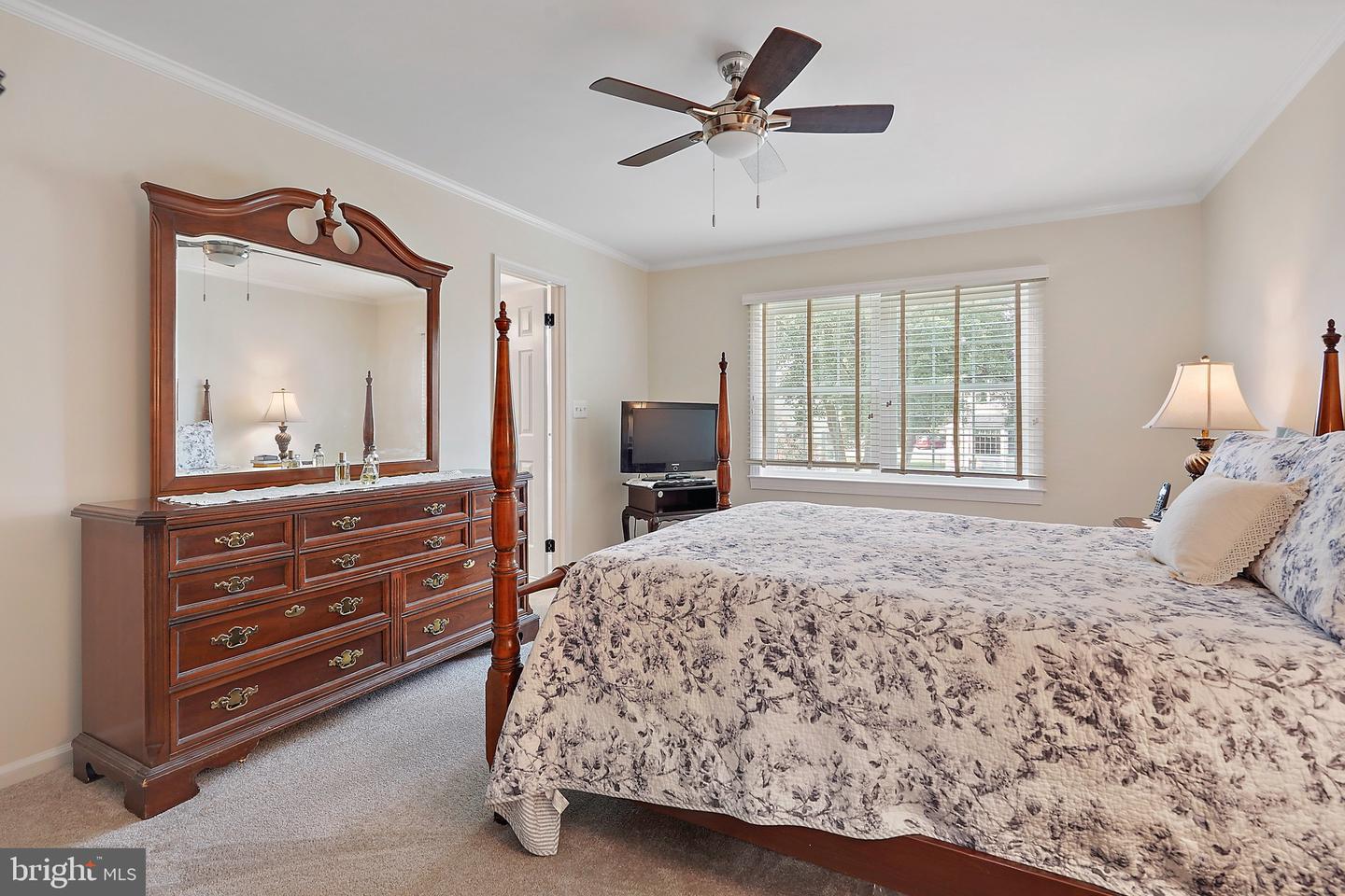 13430 BLACK GUM CT, CHANTILLY, Virginia 20151, 4 Bedrooms Bedrooms, 12 Rooms Rooms,2 BathroomsBathrooms,Residential,For sale,13430 BLACK GUM CT,VAFX2259054 MLS # VAFX2259054