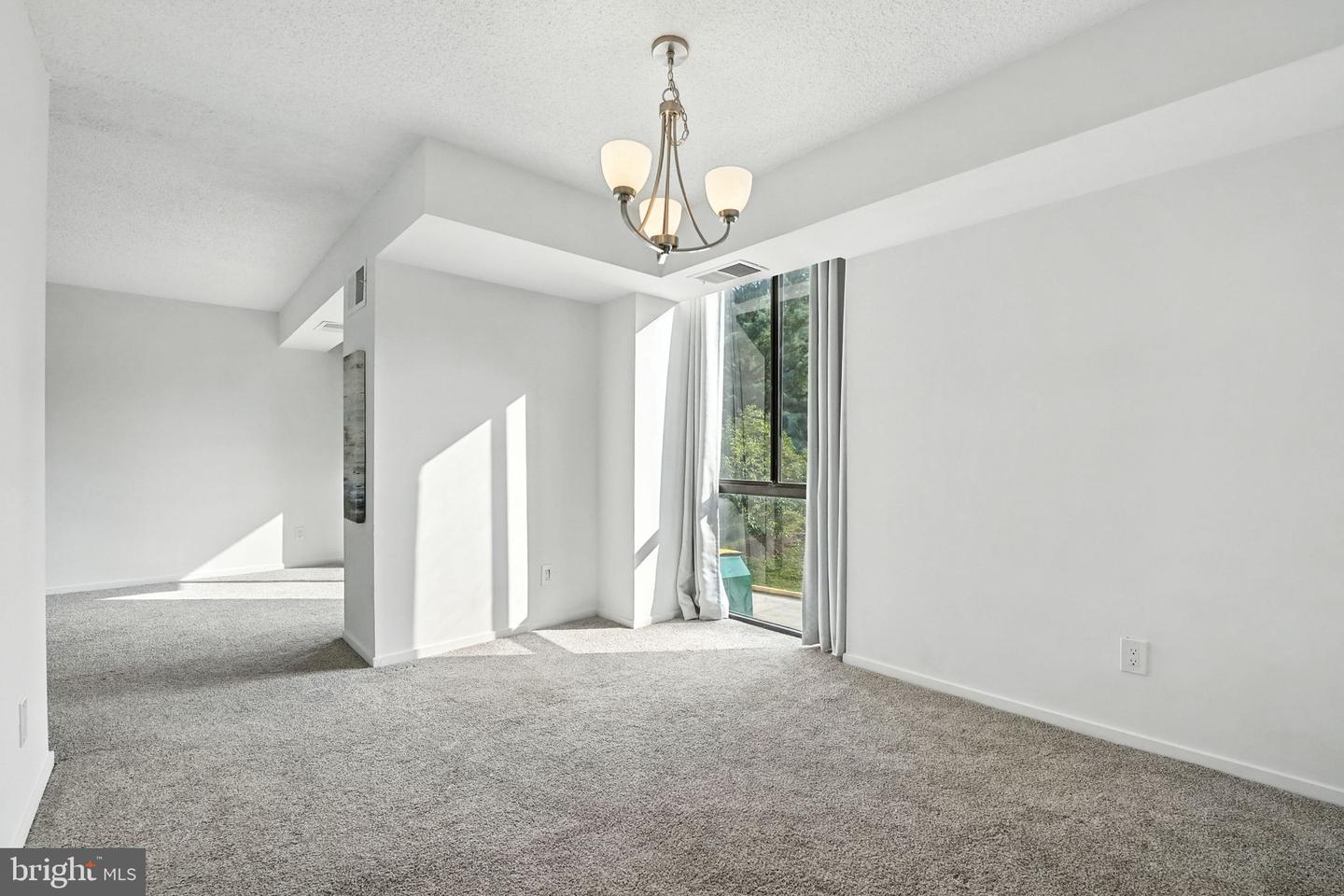 2311 PIMMIT DR #106, FALLS CHURCH, Virginia 22043, 1 Bedroom Bedrooms, ,1 BathroomBathrooms,Residential,For sale,2311 PIMMIT DR #106,VAFX2259154 MLS # VAFX2259154