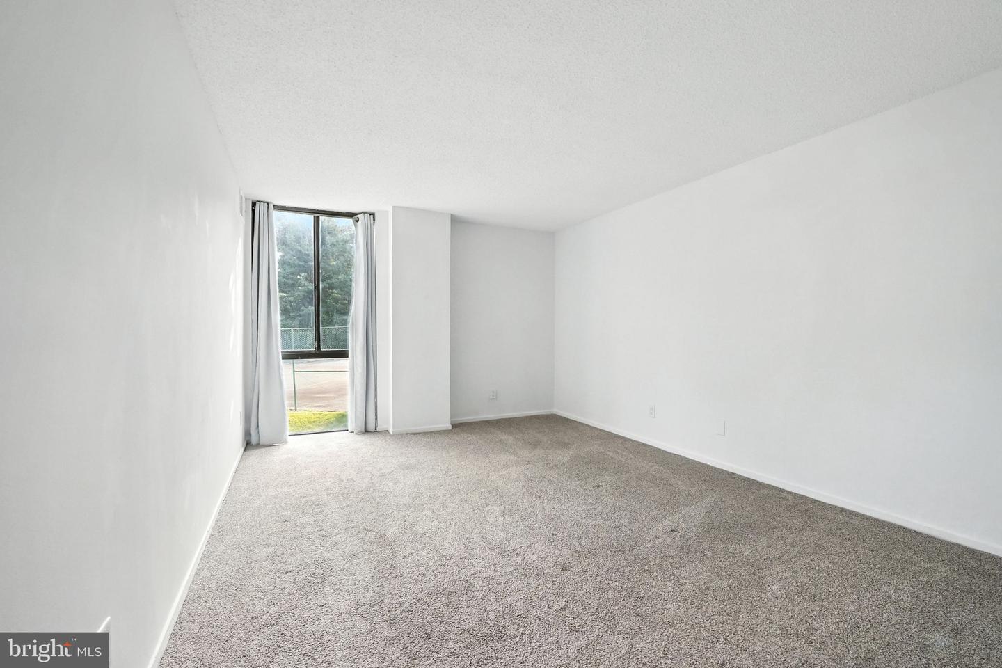 2311 PIMMIT DR #106, FALLS CHURCH, Virginia 22043, 1 Bedroom Bedrooms, ,1 BathroomBathrooms,Residential,For sale,2311 PIMMIT DR #106,VAFX2259154 MLS # VAFX2259154