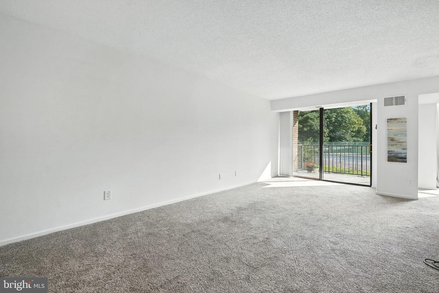 2311 PIMMIT DR #106, FALLS CHURCH, Virginia 22043, 1 Bedroom Bedrooms, ,1 BathroomBathrooms,Residential,For sale,2311 PIMMIT DR #106,VAFX2259154 MLS # VAFX2259154