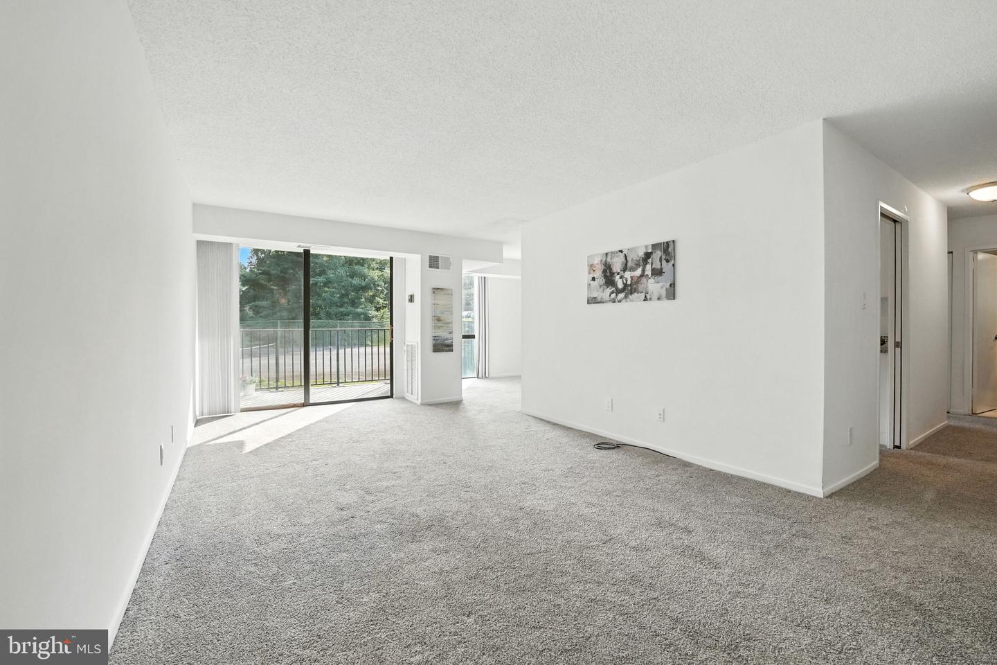 2311 PIMMIT DR #106, FALLS CHURCH, Virginia 22043, 1 Bedroom Bedrooms, ,1 BathroomBathrooms,Residential,For sale,2311 PIMMIT DR #106,VAFX2259154 MLS # VAFX2259154