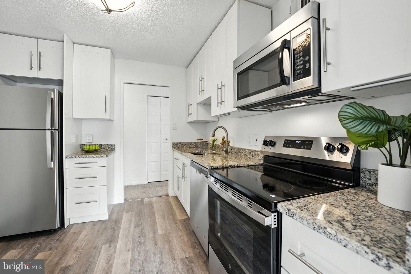 2311 PIMMIT DR #106, FALLS CHURCH, Virginia 22043, 1 Bedroom Bedrooms, ,1 BathroomBathrooms,Residential,For sale,2311 PIMMIT DR #106,VAFX2259154 MLS # VAFX2259154