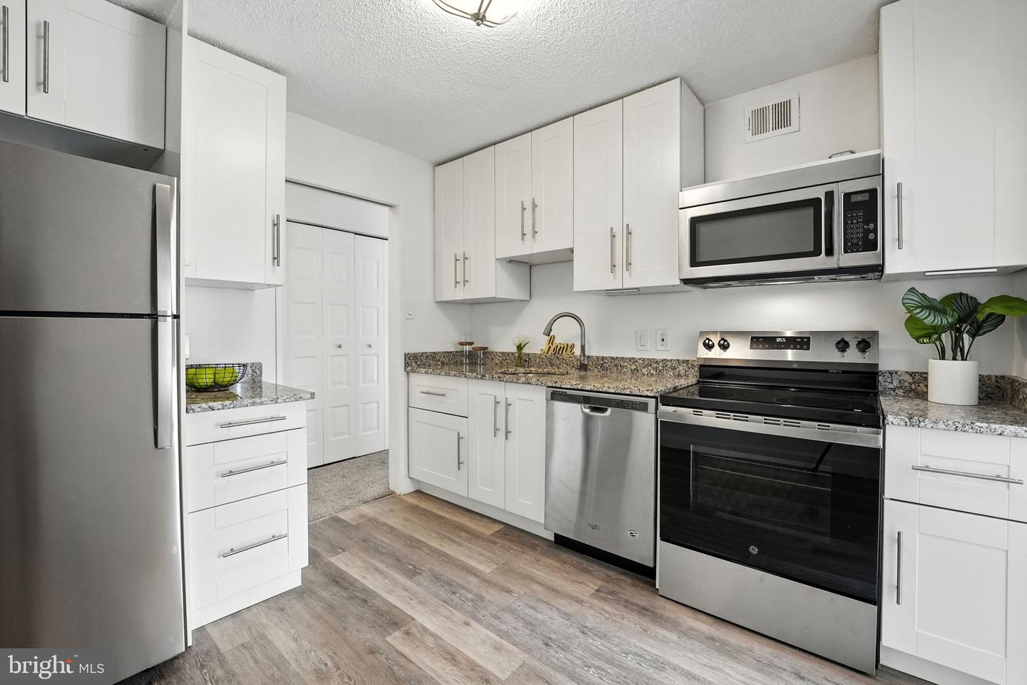 2311 PIMMIT DR #106, FALLS CHURCH, Virginia 22043, 1 Bedroom Bedrooms, ,1 BathroomBathrooms,Residential,For sale,2311 PIMMIT DR #106,VAFX2259154 MLS # VAFX2259154