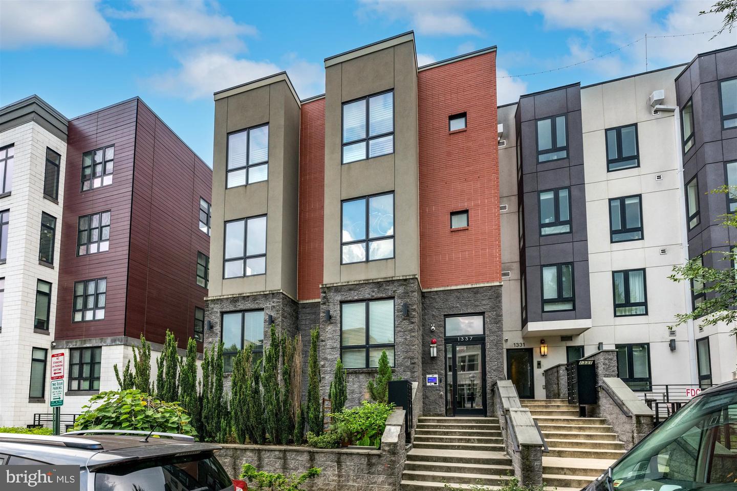 1337 K ST SE #101, WASHINGTON, District Of Columbia 20003, 2 Bedrooms Bedrooms, ,2 BathroomsBathrooms,Residential,For sale,1337 K ST SE #101,DCDC2213504 MLS # DCDC2213504