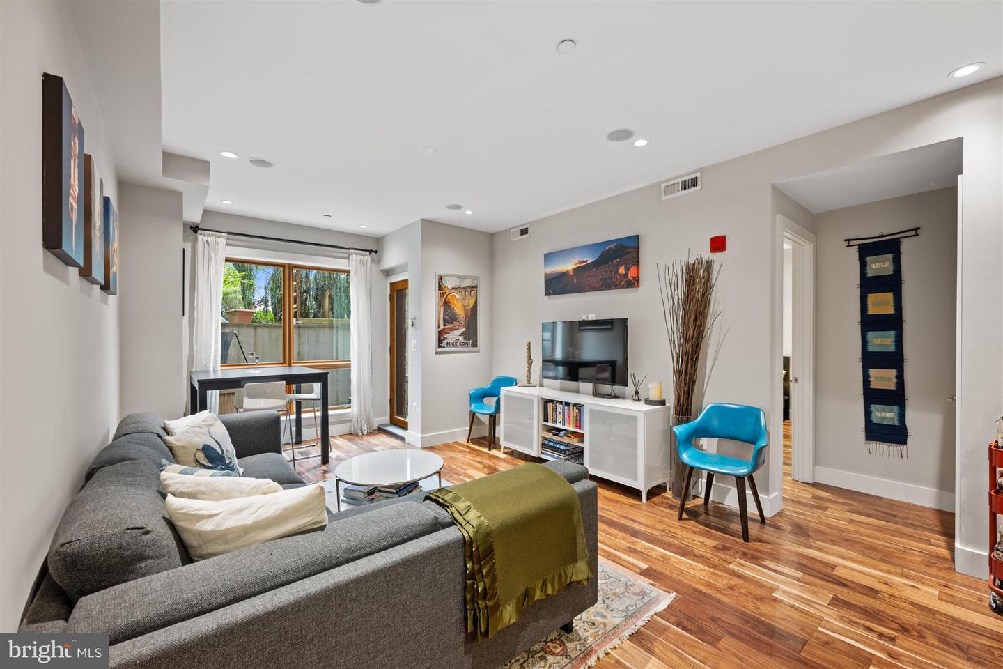 1337 K ST SE #101, WASHINGTON, District Of Columbia 20003, 2 Bedrooms Bedrooms, ,2 BathroomsBathrooms,Residential,For sale,1337 K ST SE #101,DCDC2213504 MLS # DCDC2213504