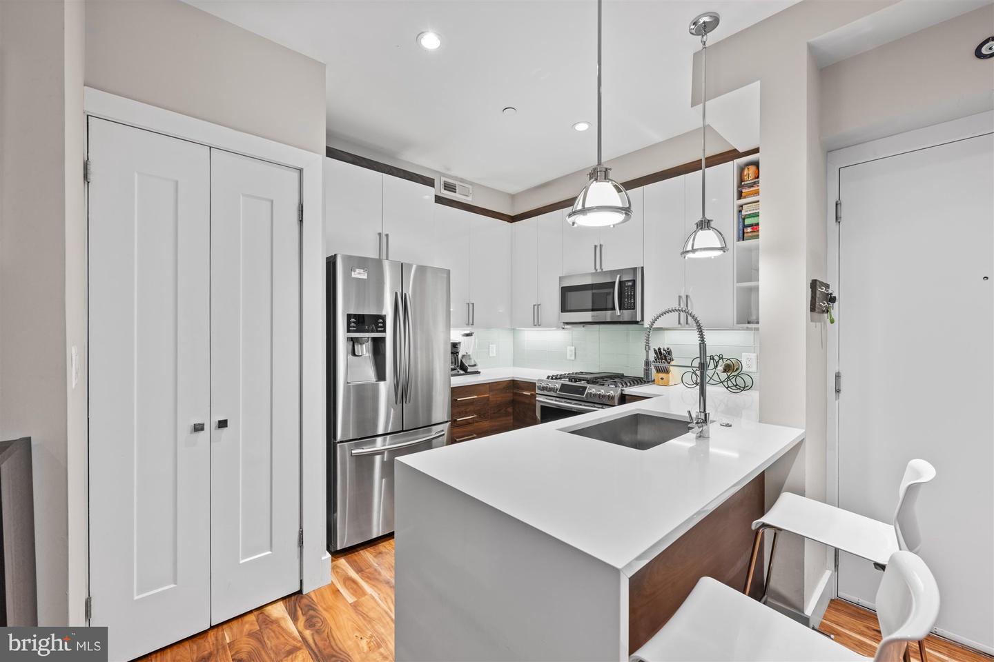 1337 K ST SE #101, WASHINGTON, District Of Columbia 20003, 2 Bedrooms Bedrooms, ,2 BathroomsBathrooms,Residential,For sale,1337 K ST SE #101,DCDC2213504 MLS # DCDC2213504