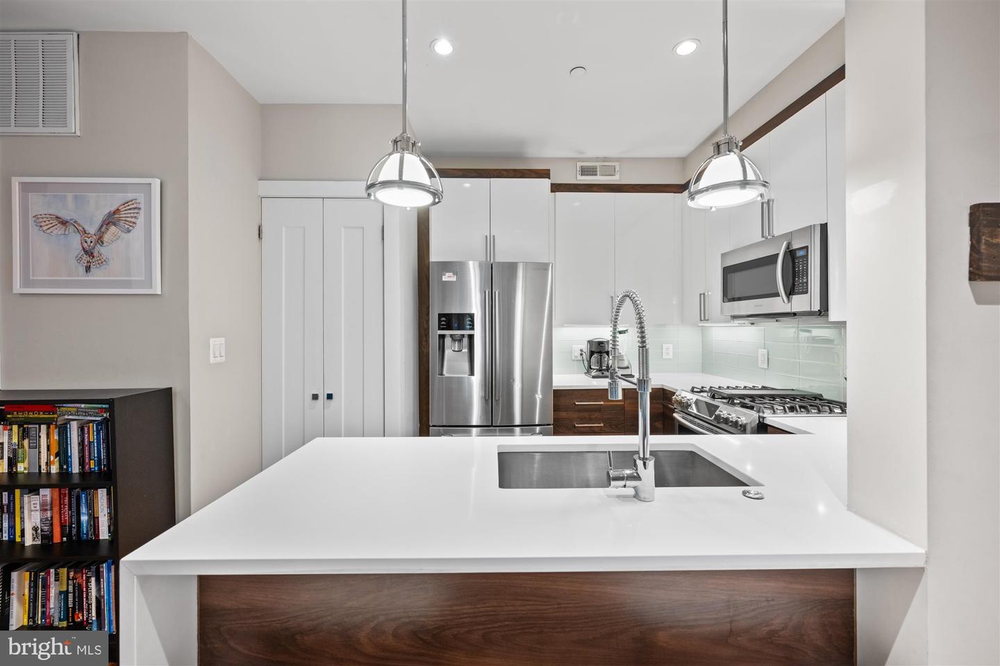 1337 K ST SE #101, WASHINGTON, District Of Columbia 20003, 2 Bedrooms Bedrooms, ,2 BathroomsBathrooms,Residential,For sale,1337 K ST SE #101,DCDC2213504 MLS # DCDC2213504