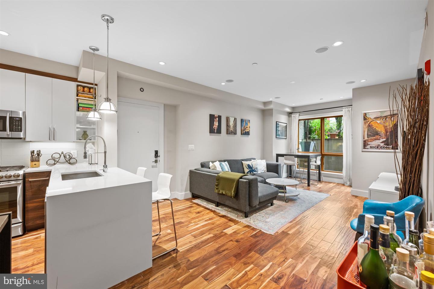 1337 K ST SE #101, WASHINGTON, District Of Columbia 20003, 2 Bedrooms Bedrooms, ,2 BathroomsBathrooms,Residential,For sale,1337 K ST SE #101,DCDC2213504 MLS # DCDC2213504