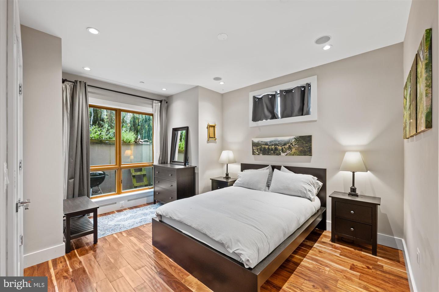 1337 K ST SE #101, WASHINGTON, District Of Columbia 20003, 2 Bedrooms Bedrooms, ,2 BathroomsBathrooms,Residential,For sale,1337 K ST SE #101,DCDC2213504 MLS # DCDC2213504
