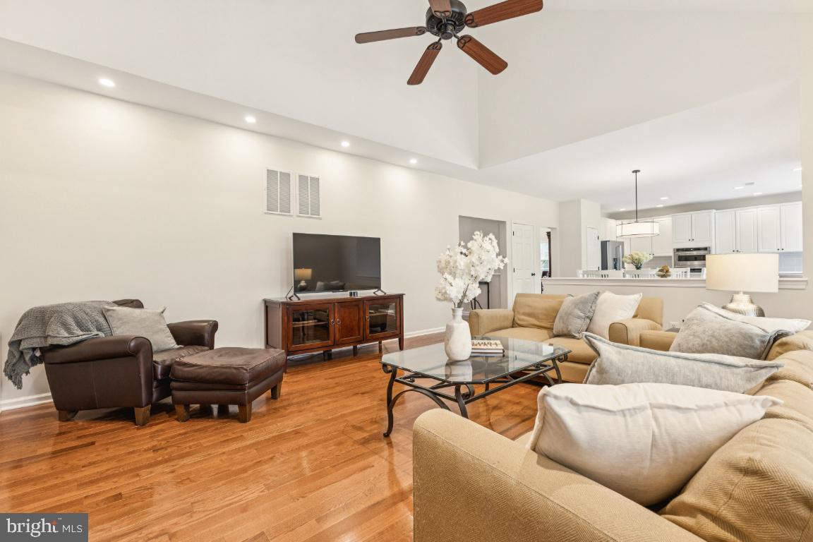 43534 HYLAND HILLS ST, CHANTILLY, Virginia 20152, 4 Bedrooms Bedrooms, ,3 BathroomsBathrooms,Residential,For sale,43534 HYLAND HILLS ST,VALO2103818 MLS # VALO2103818