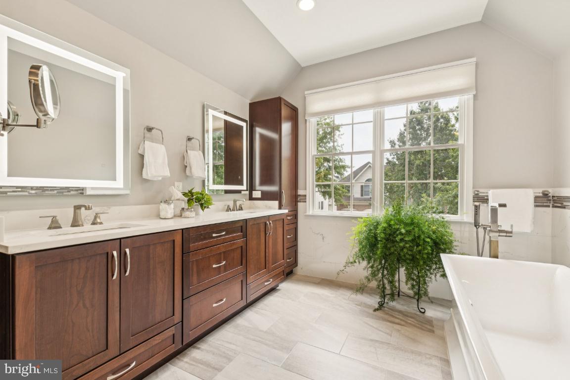 43534 HYLAND HILLS ST, CHANTILLY, Virginia 20152, 4 Bedrooms Bedrooms, ,3 BathroomsBathrooms,Residential,For sale,43534 HYLAND HILLS ST,VALO2103818 MLS # VALO2103818