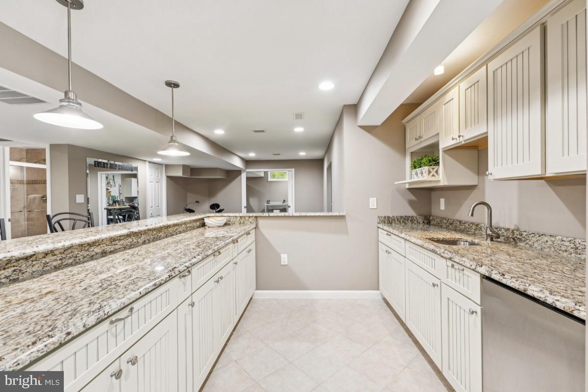 43534 HYLAND HILLS ST, CHANTILLY, Virginia 20152, 4 Bedrooms Bedrooms, ,3 BathroomsBathrooms,Residential,For sale,43534 HYLAND HILLS ST,VALO2103818 MLS # VALO2103818