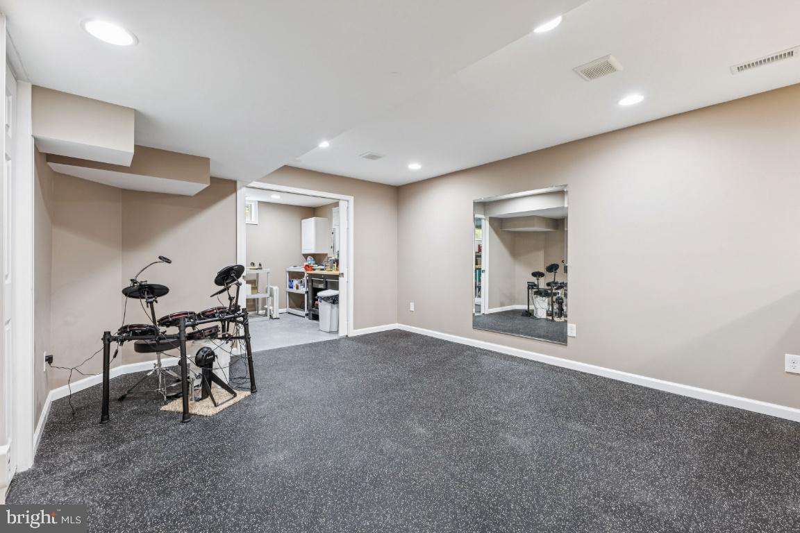 43534 HYLAND HILLS ST, CHANTILLY, Virginia 20152, 4 Bedrooms Bedrooms, ,3 BathroomsBathrooms,Residential,For sale,43534 HYLAND HILLS ST,VALO2103818 MLS # VALO2103818