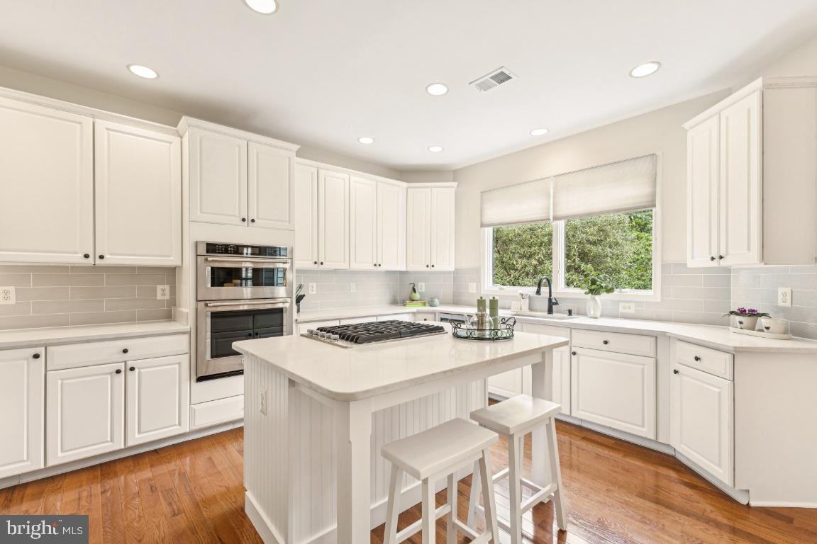 43534 HYLAND HILLS ST, CHANTILLY, Virginia 20152, 4 Bedrooms Bedrooms, ,3 BathroomsBathrooms,Residential,For sale,43534 HYLAND HILLS ST,VALO2103818 MLS # VALO2103818
