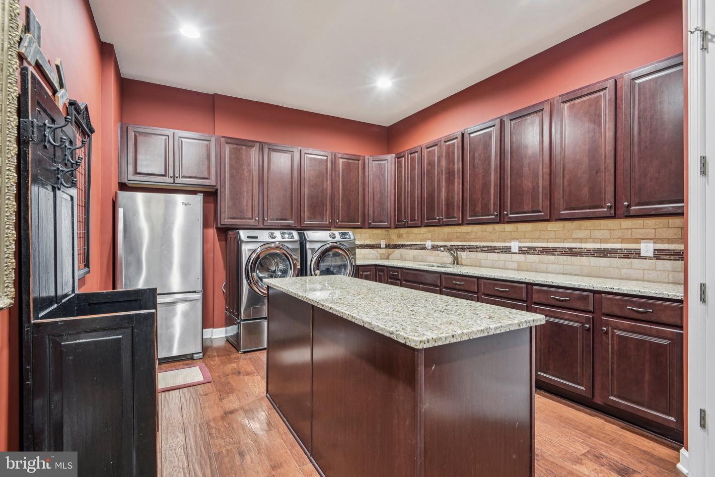 25842 YELLOW BIRCH CT, ALDIE, Virginia 20105, 6 Bedrooms Bedrooms, ,6 BathroomsBathrooms,Residential,For sale,25842 YELLOW BIRCH CT,VALO2103820 MLS # VALO2103820