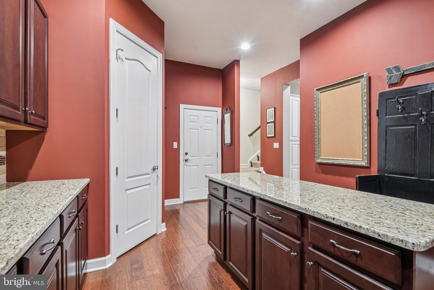 25842 YELLOW BIRCH CT, ALDIE, Virginia 20105, 6 Bedrooms Bedrooms, ,6 BathroomsBathrooms,Residential,For sale,25842 YELLOW BIRCH CT,VALO2103820 MLS # VALO2103820