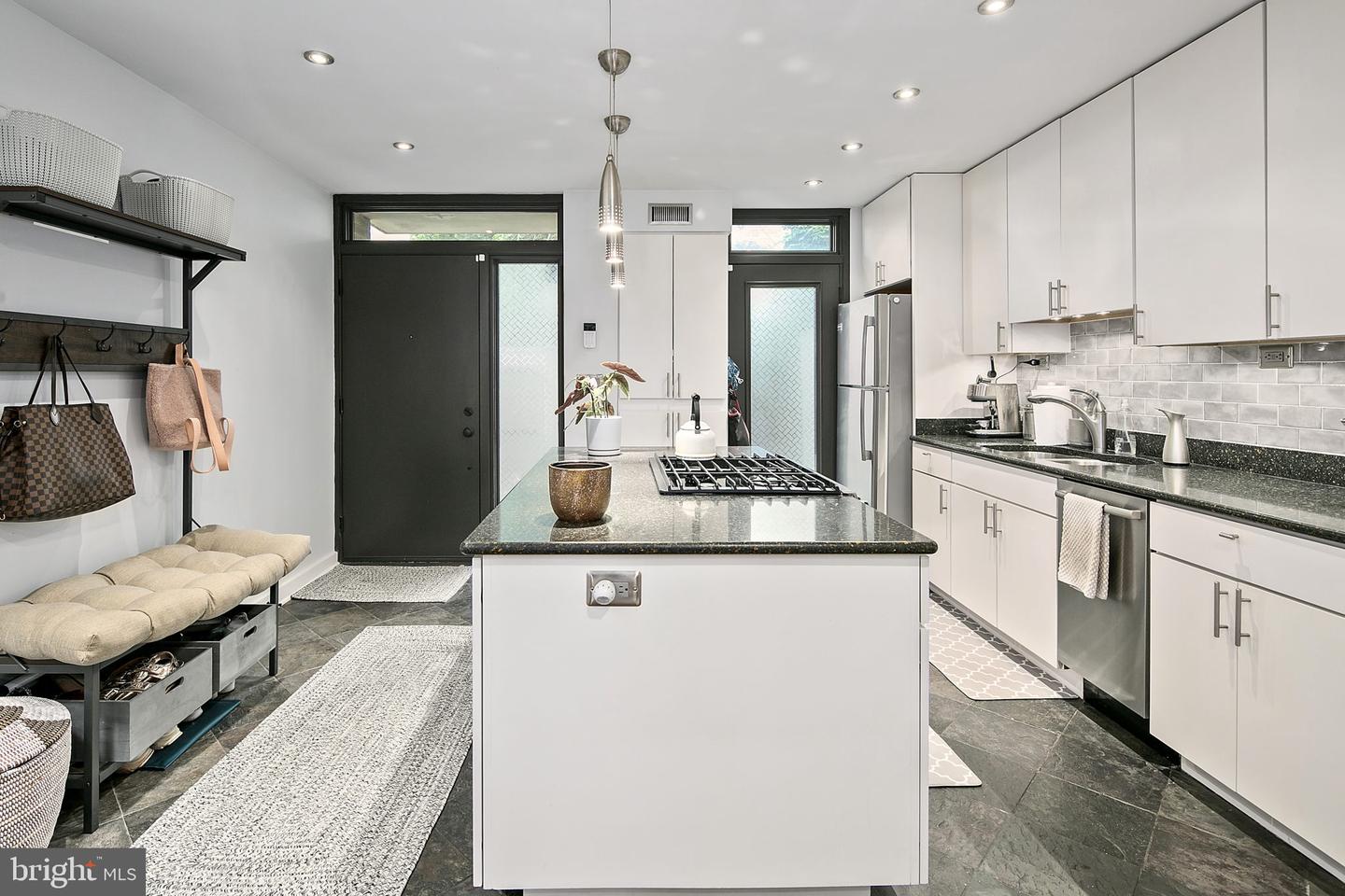 361 N ST SW #361, WASHINGTON, District Of Columbia 20024, 2 Bedrooms Bedrooms, ,3 BathroomsBathrooms,Residential,For sale,361 N ST SW #361,DCDC2213668 MLS # DCDC2213668