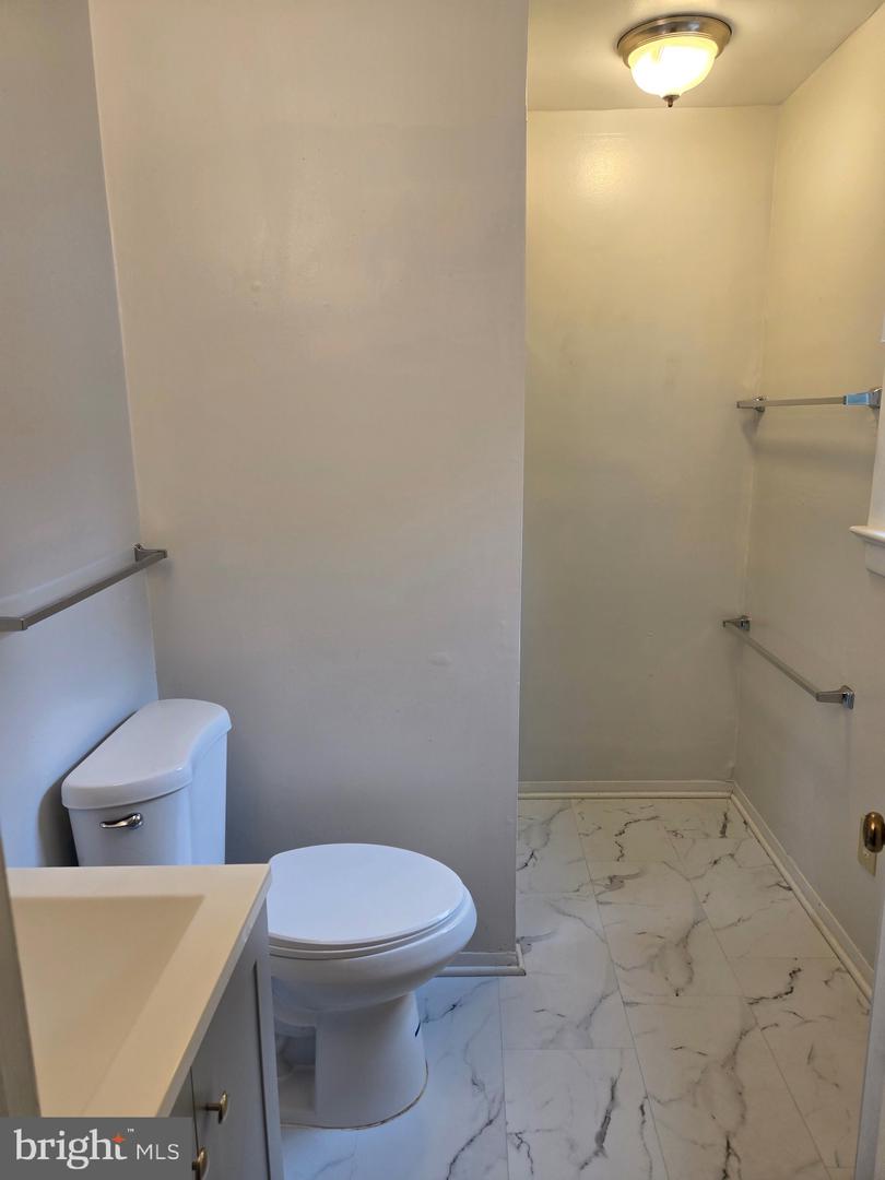 1008 N ROOSEVELT ST, ARLINGTON, Virginia 22205, 3 Bedrooms Bedrooms, ,2 BathroomsBathrooms,Residential,For sale,1008 N ROOSEVELT ST,VAAR2061840 MLS # VAAR2061840