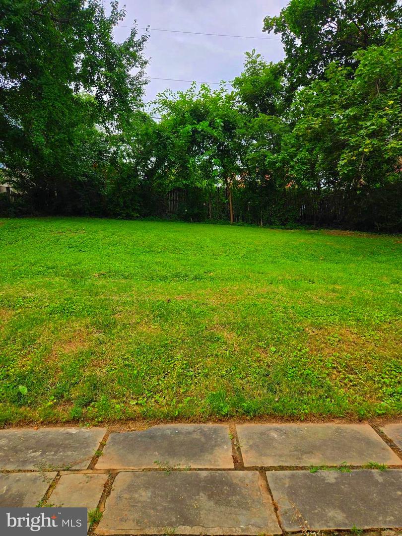 1008 N ROOSEVELT ST, ARLINGTON, Virginia 22205, 3 Bedrooms Bedrooms, ,2 BathroomsBathrooms,Residential,For sale,1008 N ROOSEVELT ST,VAAR2061840 MLS # VAAR2061840