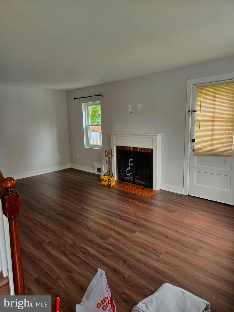 1008 N ROOSEVELT ST, ARLINGTON, Virginia 22205, 3 Bedrooms Bedrooms, ,2 BathroomsBathrooms,Residential,For sale,1008 N ROOSEVELT ST,VAAR2061840 MLS # VAAR2061840