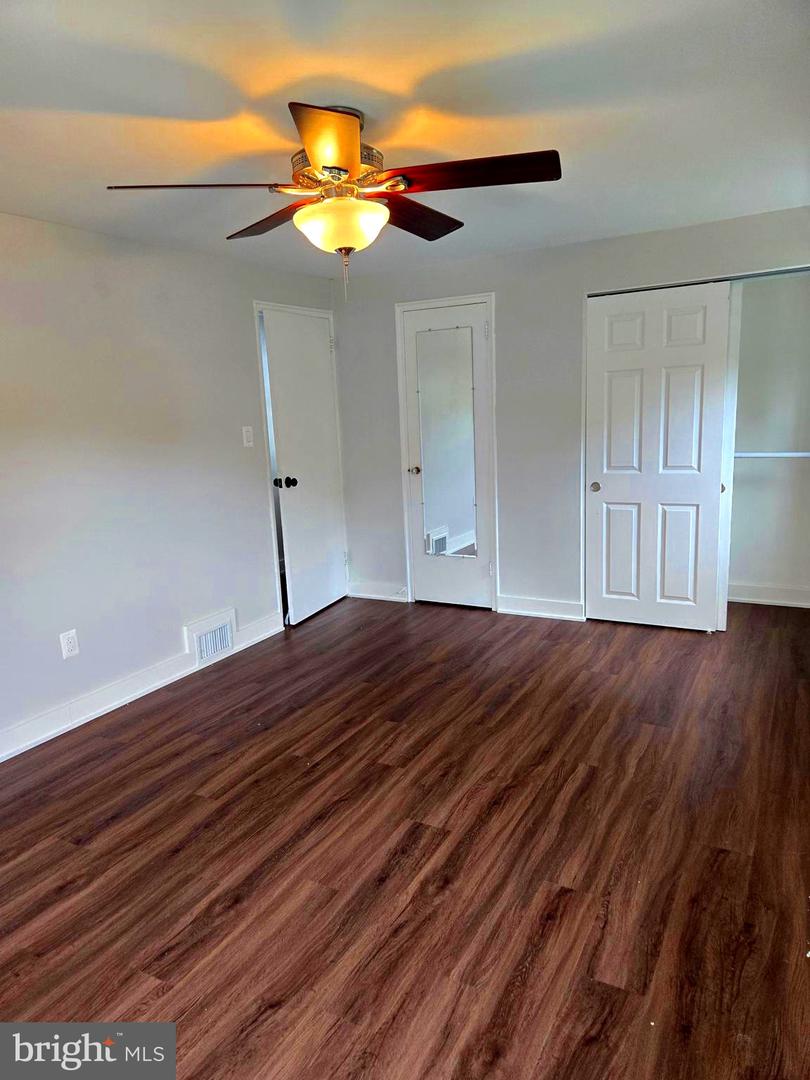 1008 N ROOSEVELT ST, ARLINGTON, Virginia 22205, 3 Bedrooms Bedrooms, ,2 BathroomsBathrooms,Residential,For sale,1008 N ROOSEVELT ST,VAAR2061840 MLS # VAAR2061840