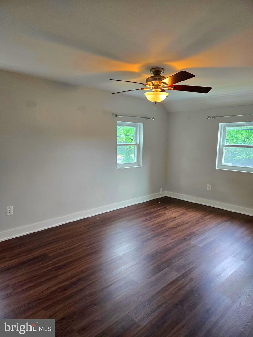1008 N ROOSEVELT ST, ARLINGTON, Virginia 22205, 3 Bedrooms Bedrooms, ,2 BathroomsBathrooms,Residential,For sale,1008 N ROOSEVELT ST,VAAR2061840 MLS # VAAR2061840
