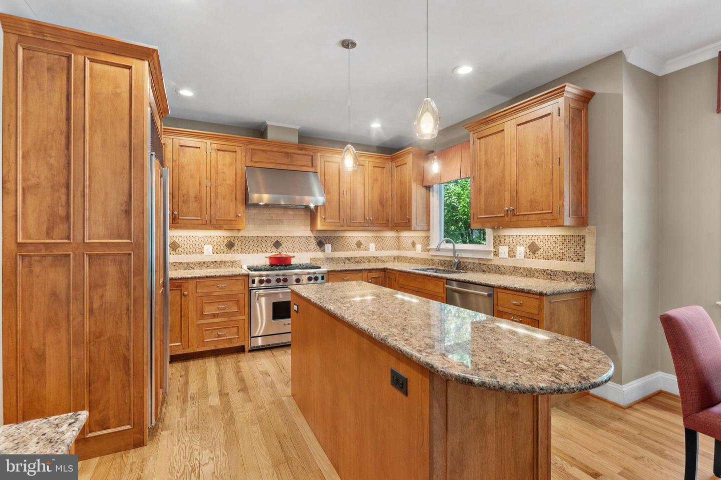 516 CENTER ST S, VIENNA, Virginia 22180, 5 Bedrooms Bedrooms, ,4 BathroomsBathrooms,Residential,For sale,516 CENTER ST S,VAFX2259356 MLS # VAFX2259356