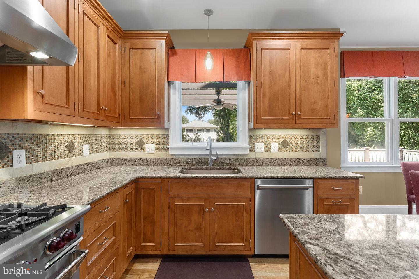 516 CENTER ST S, VIENNA, Virginia 22180, 5 Bedrooms Bedrooms, ,4 BathroomsBathrooms,Residential,For sale,516 CENTER ST S,VAFX2259356 MLS # VAFX2259356