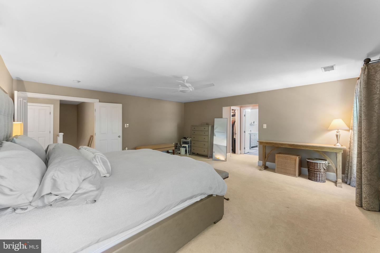 516 CENTER ST S, VIENNA, Virginia 22180, 5 Bedrooms Bedrooms, ,4 BathroomsBathrooms,Residential,For sale,516 CENTER ST S,VAFX2259356 MLS # VAFX2259356