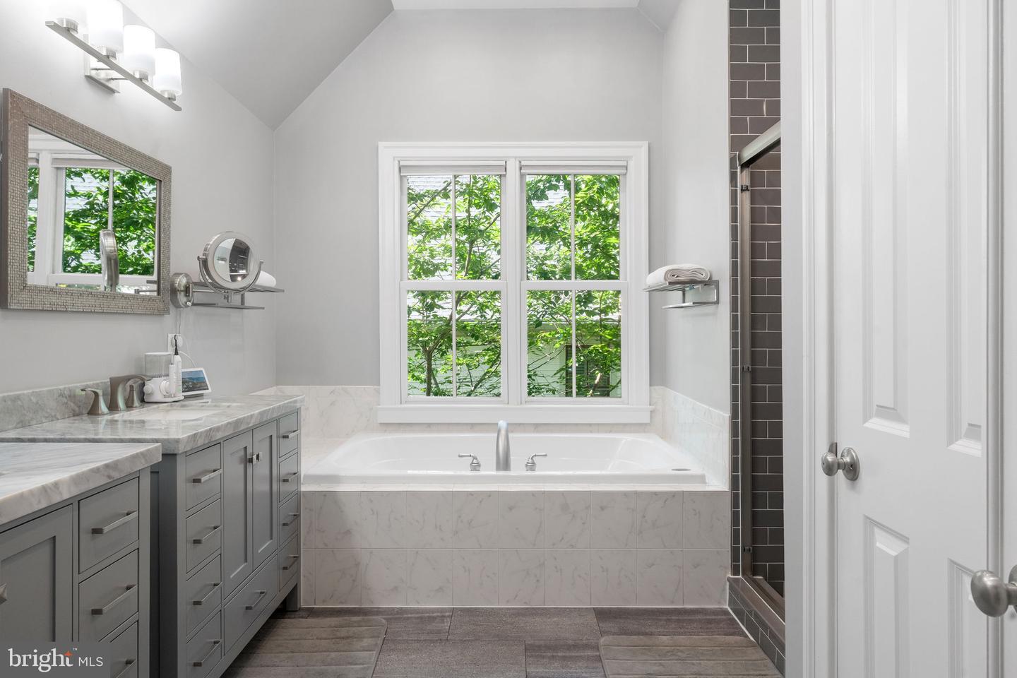 516 CENTER ST S, VIENNA, Virginia 22180, 5 Bedrooms Bedrooms, ,4 BathroomsBathrooms,Residential,For sale,516 CENTER ST S,VAFX2259356 MLS # VAFX2259356