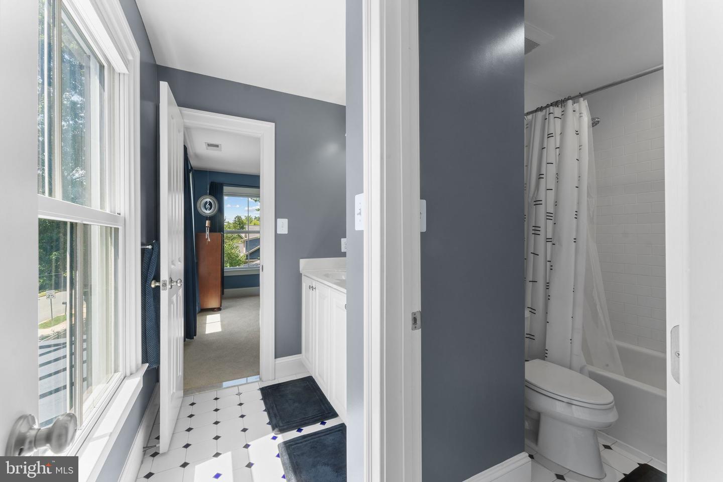 516 CENTER ST S, VIENNA, Virginia 22180, 5 Bedrooms Bedrooms, ,4 BathroomsBathrooms,Residential,For sale,516 CENTER ST S,VAFX2259356 MLS # VAFX2259356