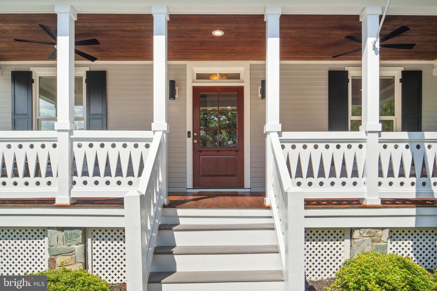 516 CENTER ST S, VIENNA, Virginia 22180, 5 Bedrooms Bedrooms, ,4 BathroomsBathrooms,Residential,For sale,516 CENTER ST S,VAFX2259356 MLS # VAFX2259356