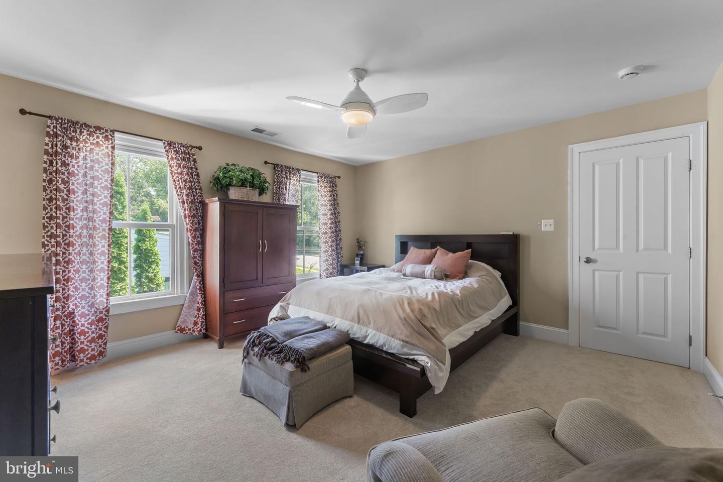 516 CENTER ST S, VIENNA, Virginia 22180, 5 Bedrooms Bedrooms, ,4 BathroomsBathrooms,Residential,For sale,516 CENTER ST S,VAFX2259356 MLS # VAFX2259356