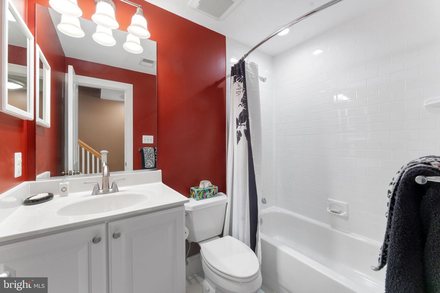 516 CENTER ST S, VIENNA, Virginia 22180, 5 Bedrooms Bedrooms, ,4 BathroomsBathrooms,Residential,For sale,516 CENTER ST S,VAFX2259356 MLS # VAFX2259356