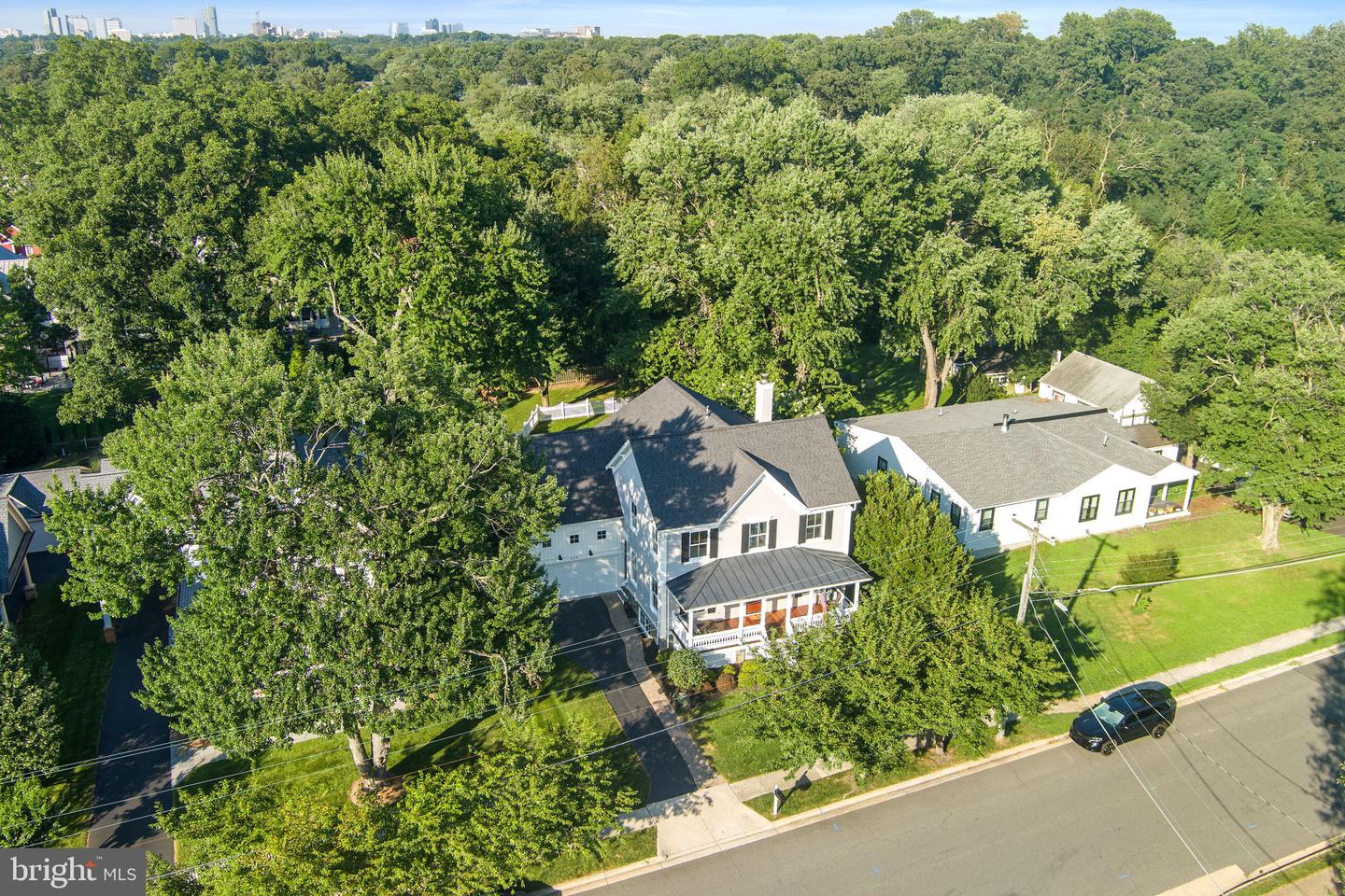 516 CENTER ST S, VIENNA, Virginia 22180, 5 Bedrooms Bedrooms, ,4 BathroomsBathrooms,Residential,For sale,516 CENTER ST S,VAFX2259356 MLS # VAFX2259356