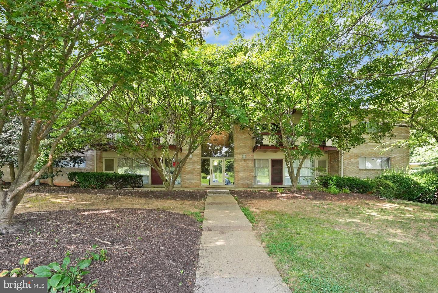 4211 AMERICANA DR #102, ANNANDALE, Virginia 22003, 2 Bedrooms Bedrooms, ,1 BathroomBathrooms,Residential,For sale,4211 AMERICANA DR #102,VAFX2259376 MLS # VAFX2259376