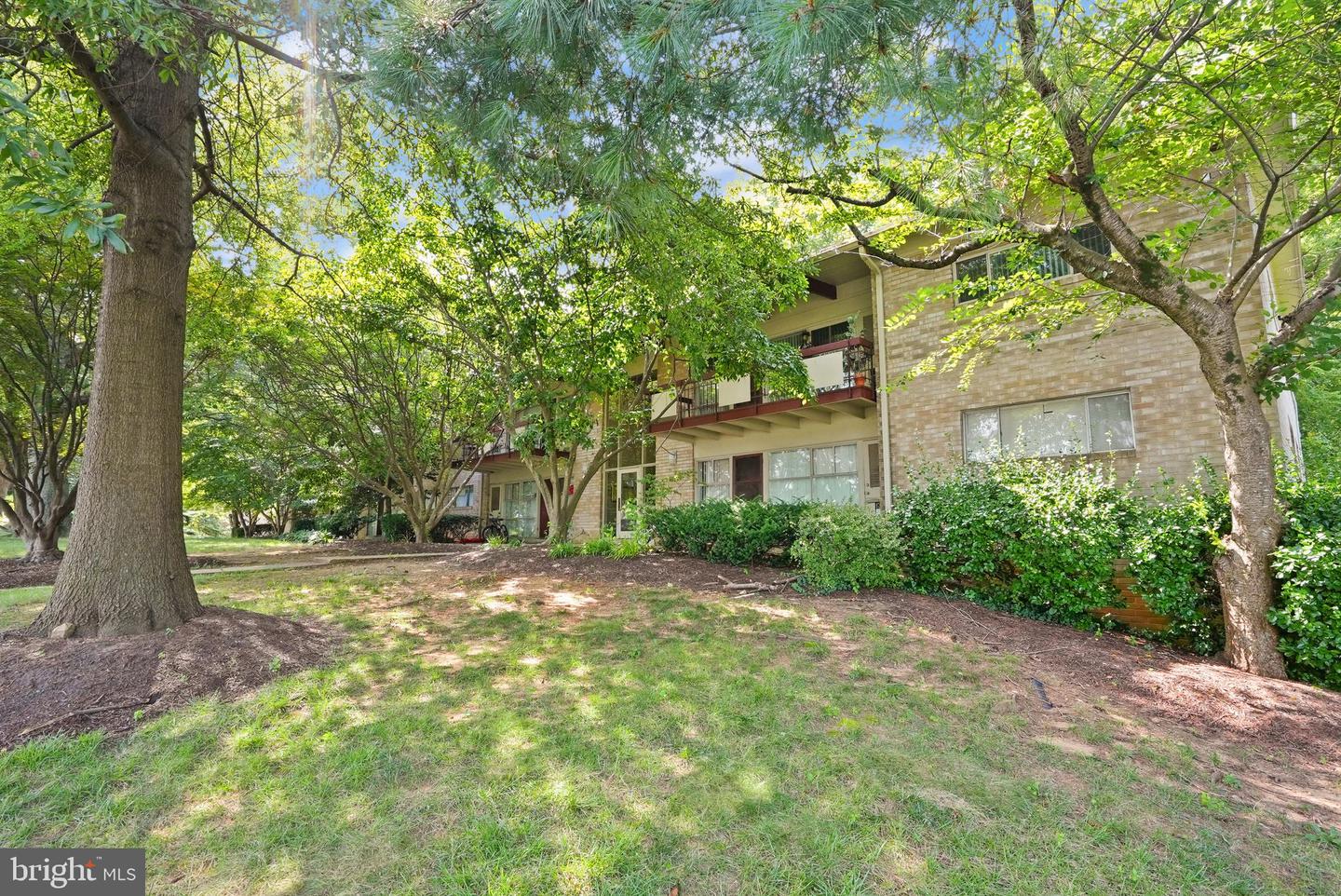 4211 AMERICANA DR #102, ANNANDALE, Virginia 22003, 2 Bedrooms Bedrooms, ,1 BathroomBathrooms,Residential,For sale,4211 AMERICANA DR #102,VAFX2259376 MLS # VAFX2259376