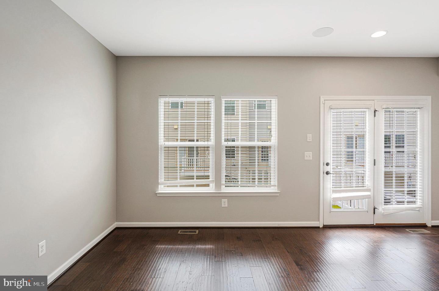 7109 SANTA CRUZ PL, GAINESVILLE, Virginia 20155, 3 Bedrooms Bedrooms, ,2 BathroomsBathrooms,Residential,For sale,7109 SANTA CRUZ PL,VAPW2100790 MLS # VAPW2100790