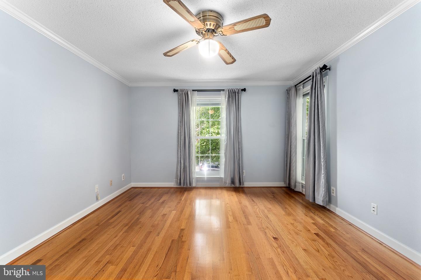 1530 LINCOLN WAY #204, MCLEAN, Virginia 22102, 1 Bedroom Bedrooms, ,1 BathroomBathrooms,Residential,For sale,1530 LINCOLN WAY #204,VAFX2259436 MLS # VAFX2259436