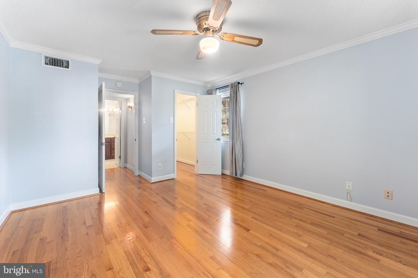1530 LINCOLN WAY #204, MCLEAN, Virginia 22102, 1 Bedroom Bedrooms, ,1 BathroomBathrooms,Residential,For sale,1530 LINCOLN WAY #204,VAFX2259436 MLS # VAFX2259436