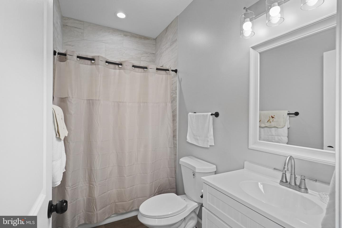 8321 MAPLEWOOD DR, MANASSAS, Virginia 20111, 4 Bedrooms Bedrooms, ,3 BathroomsBathrooms,Residential,For sale,8321 MAPLEWOOD DR,VAPW2100794 MLS # VAPW2100794