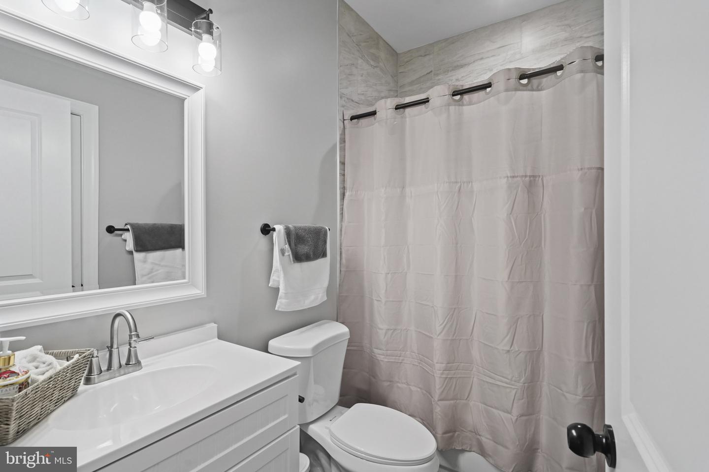 8321 MAPLEWOOD DR, MANASSAS, Virginia 20111, 4 Bedrooms Bedrooms, ,3 BathroomsBathrooms,Residential,For sale,8321 MAPLEWOOD DR,VAPW2100794 MLS # VAPW2100794