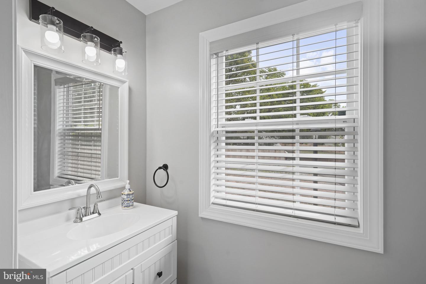 8321 MAPLEWOOD DR, MANASSAS, Virginia 20111, 4 Bedrooms Bedrooms, ,3 BathroomsBathrooms,Residential,For sale,8321 MAPLEWOOD DR,VAPW2100794 MLS # VAPW2100794