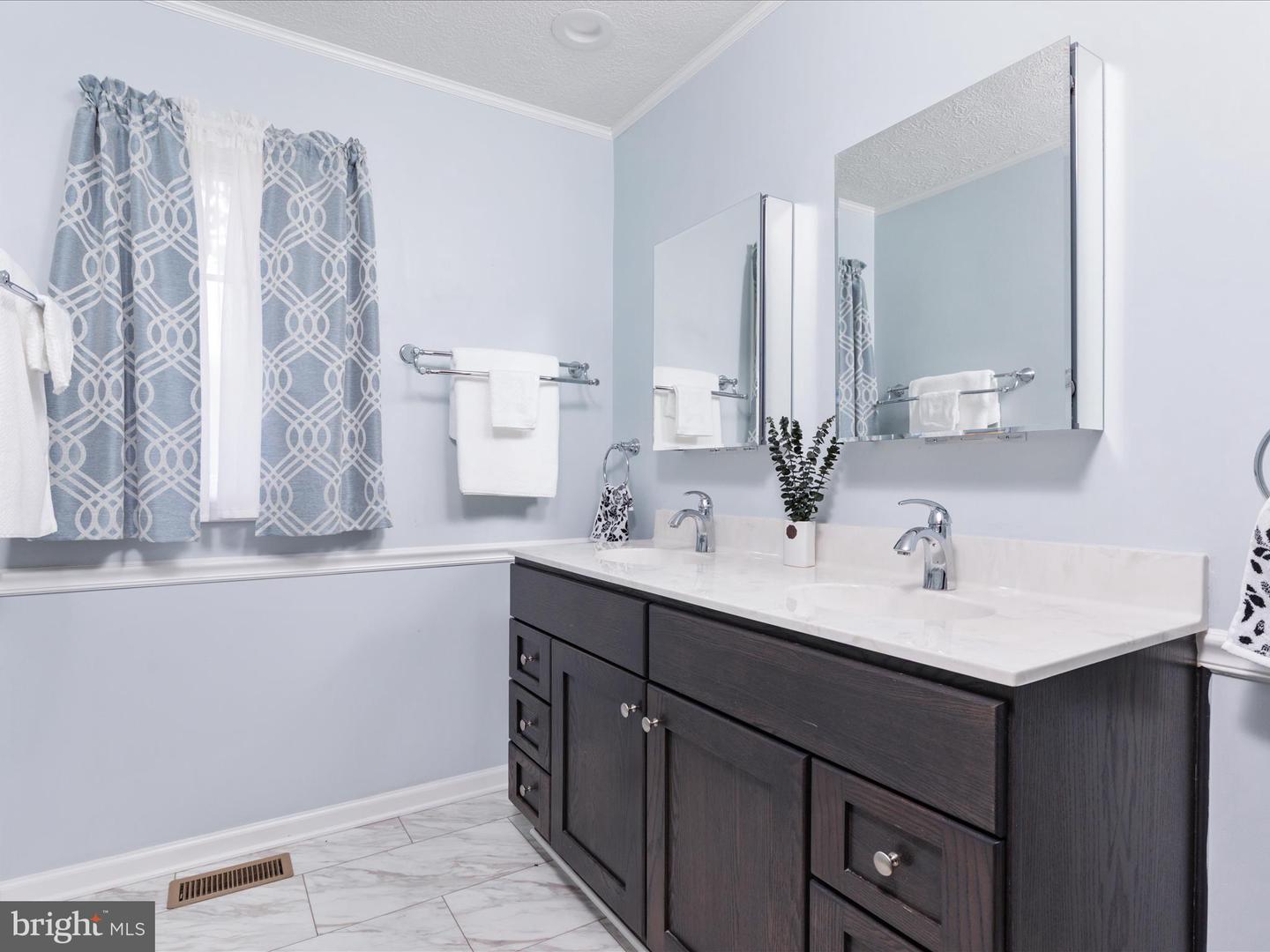 1153 MERRIMANS LN, WINCHESTER, Virginia 22602, 3 Bedrooms Bedrooms, ,2 BathroomsBathrooms,Residential,For sale,1153 MERRIMANS LN,VAFV2035906 MLS # VAFV2035906