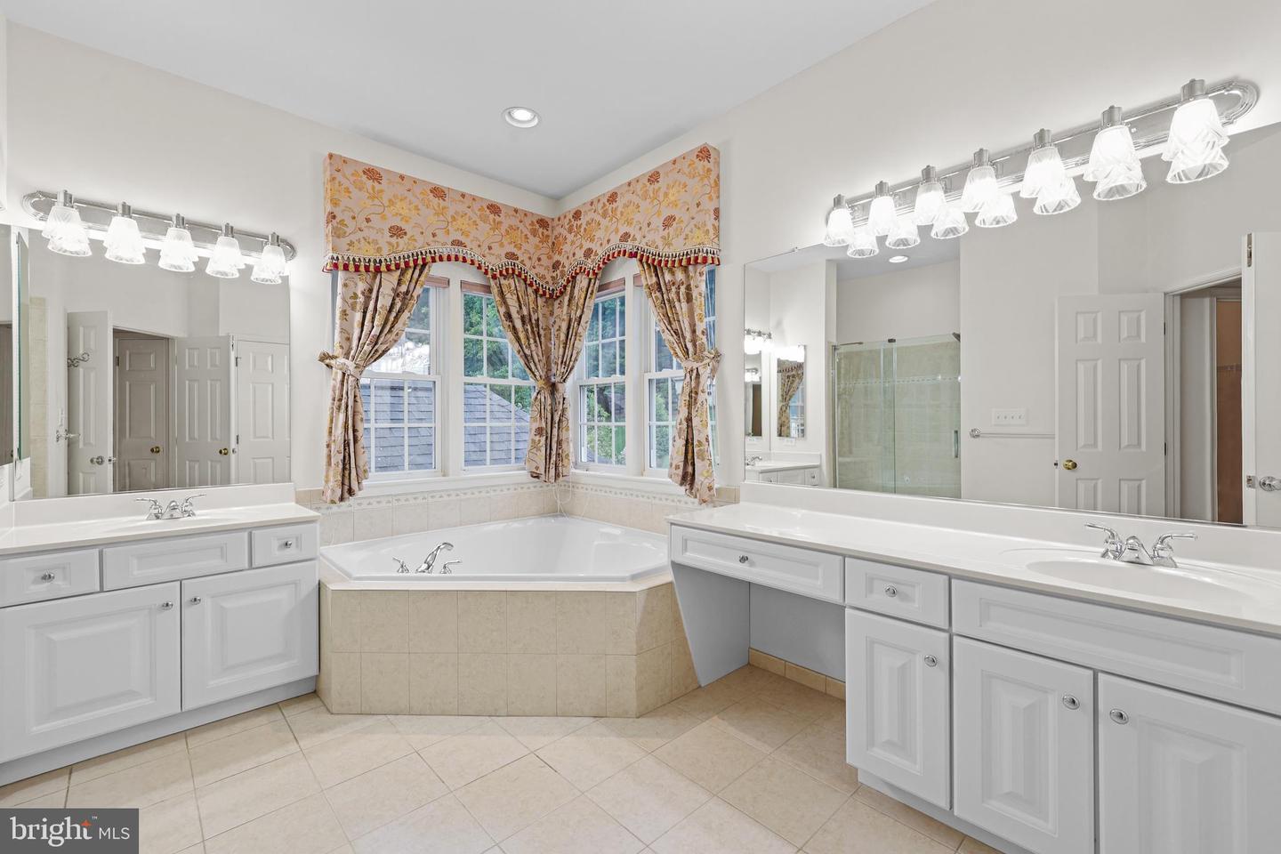 6405 BRIDGE CREEK CT, SPRINGFIELD, Virginia 22152, 4 Bedrooms Bedrooms, ,4 BathroomsBathrooms,Residential,For sale,6405 BRIDGE CREEK CT,VAFX2259826 MLS # VAFX2259826