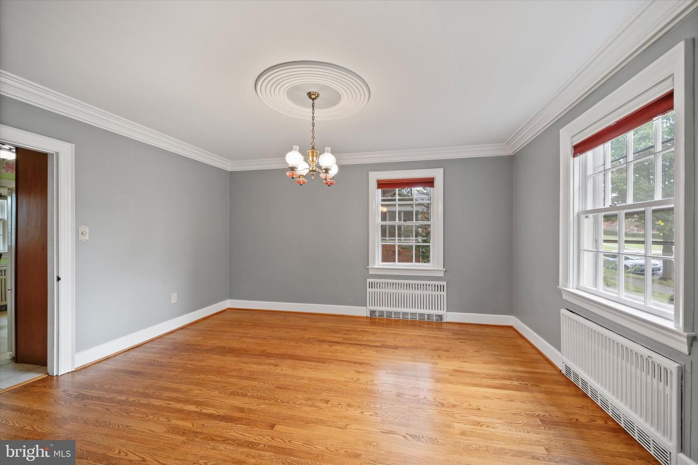 257 JEFFERSON ST, WINCHESTER, Virginia 22601, 3 Bedrooms Bedrooms, 10 Rooms Rooms,1 BathroomBathrooms,Residential,For sale,257 JEFFERSON ST,VAWI2008852 MLS # VAWI2008852