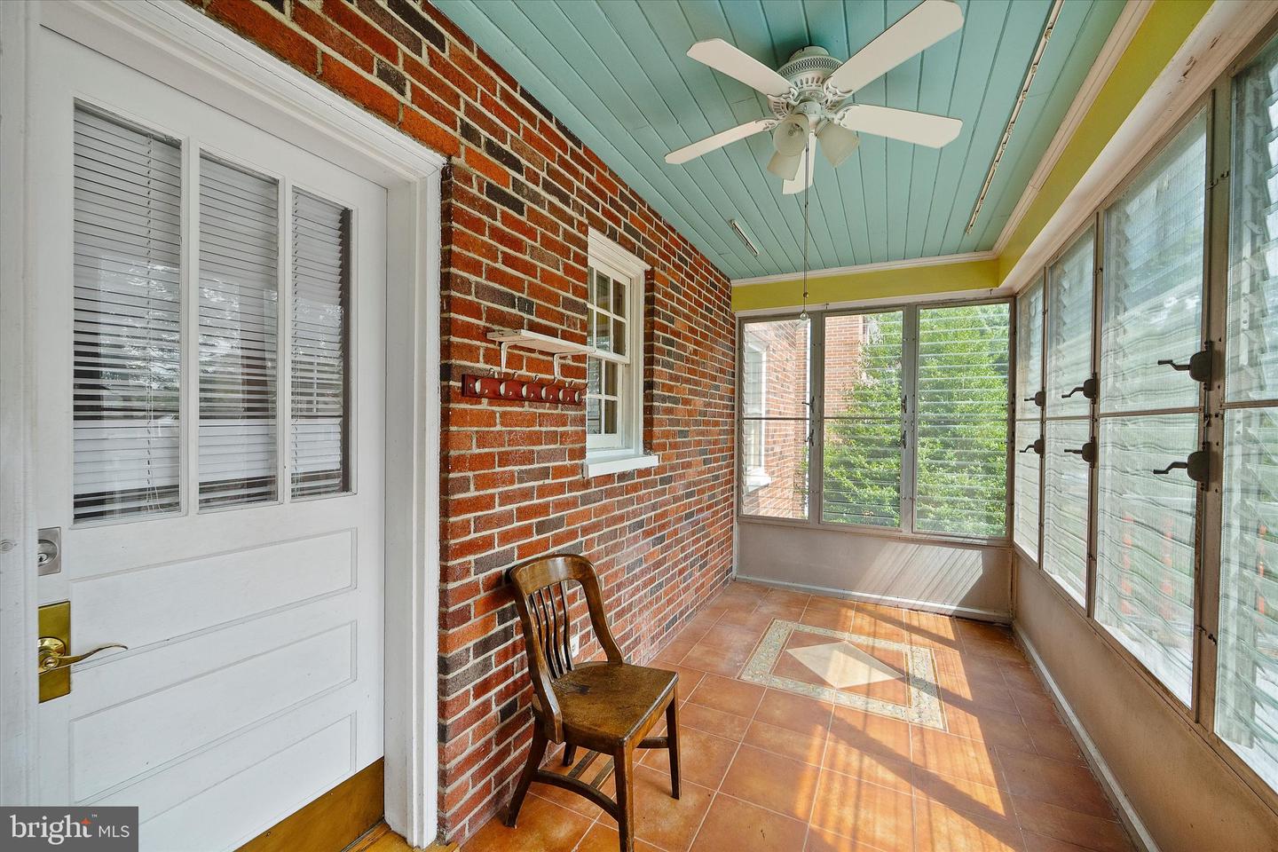 257 JEFFERSON ST, WINCHESTER, Virginia 22601, 3 Bedrooms Bedrooms, 10 Rooms Rooms,1 BathroomBathrooms,Residential,For sale,257 JEFFERSON ST,VAWI2008852 MLS # VAWI2008852