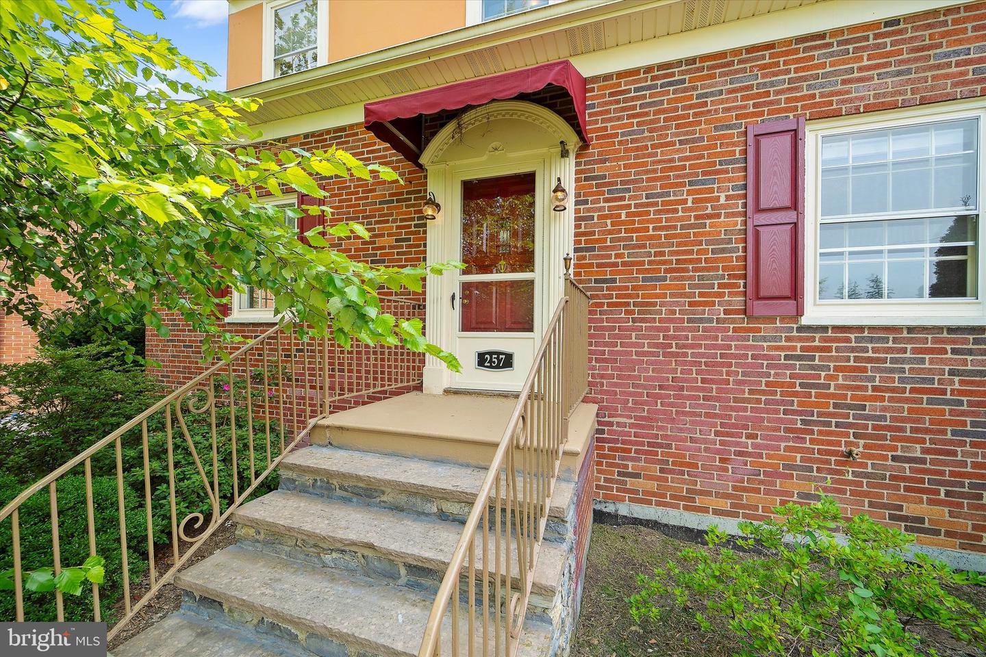 257 JEFFERSON ST, WINCHESTER, Virginia 22601, 3 Bedrooms Bedrooms, 10 Rooms Rooms,1 BathroomBathrooms,Residential,For sale,257 JEFFERSON ST,VAWI2008852 MLS # VAWI2008852