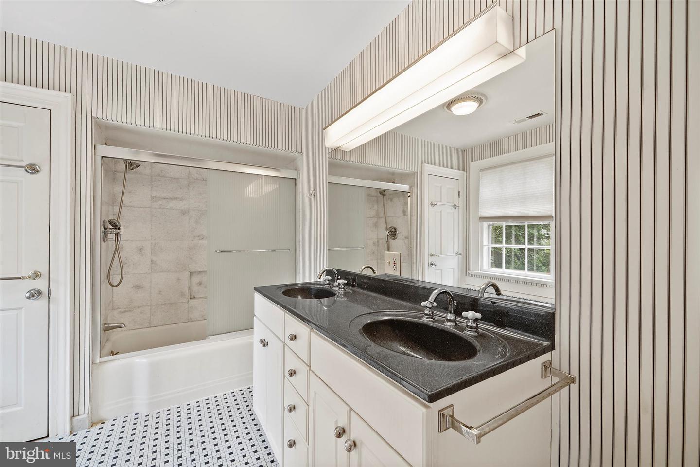 257 JEFFERSON ST, WINCHESTER, Virginia 22601, 3 Bedrooms Bedrooms, 10 Rooms Rooms,1 BathroomBathrooms,Residential,For sale,257 JEFFERSON ST,VAWI2008852 MLS # VAWI2008852